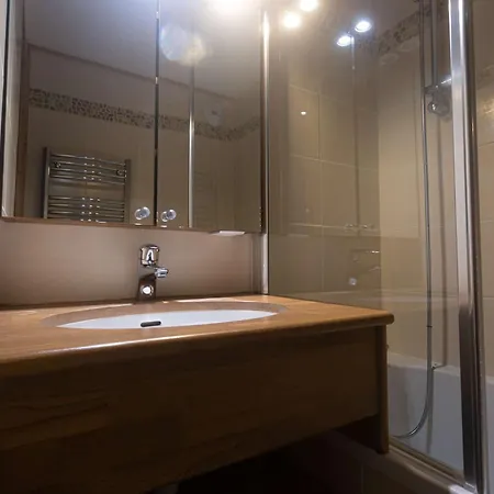 Cosy Pour 4 Pers. Avec Depart Aux Pieds, Proche Commodites Et Pistes - Fr-1-545-17 アパート *
