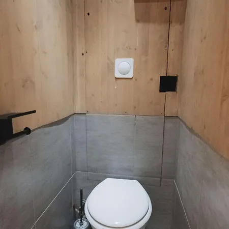 Cosy Pour 4 Pers. Avec Depart Aux Pieds, Proche Commodites Et Pistes - Fr-1-545-17 *